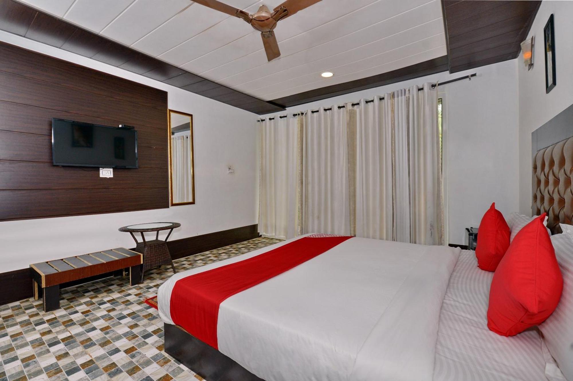 Collection O Retreat Morjim Resort Dış mekan fotoğraf